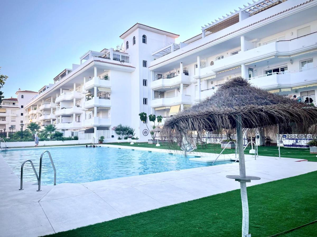 Inspiring Apartment In Carihuela Beach Torremolinos Bagian luar foto